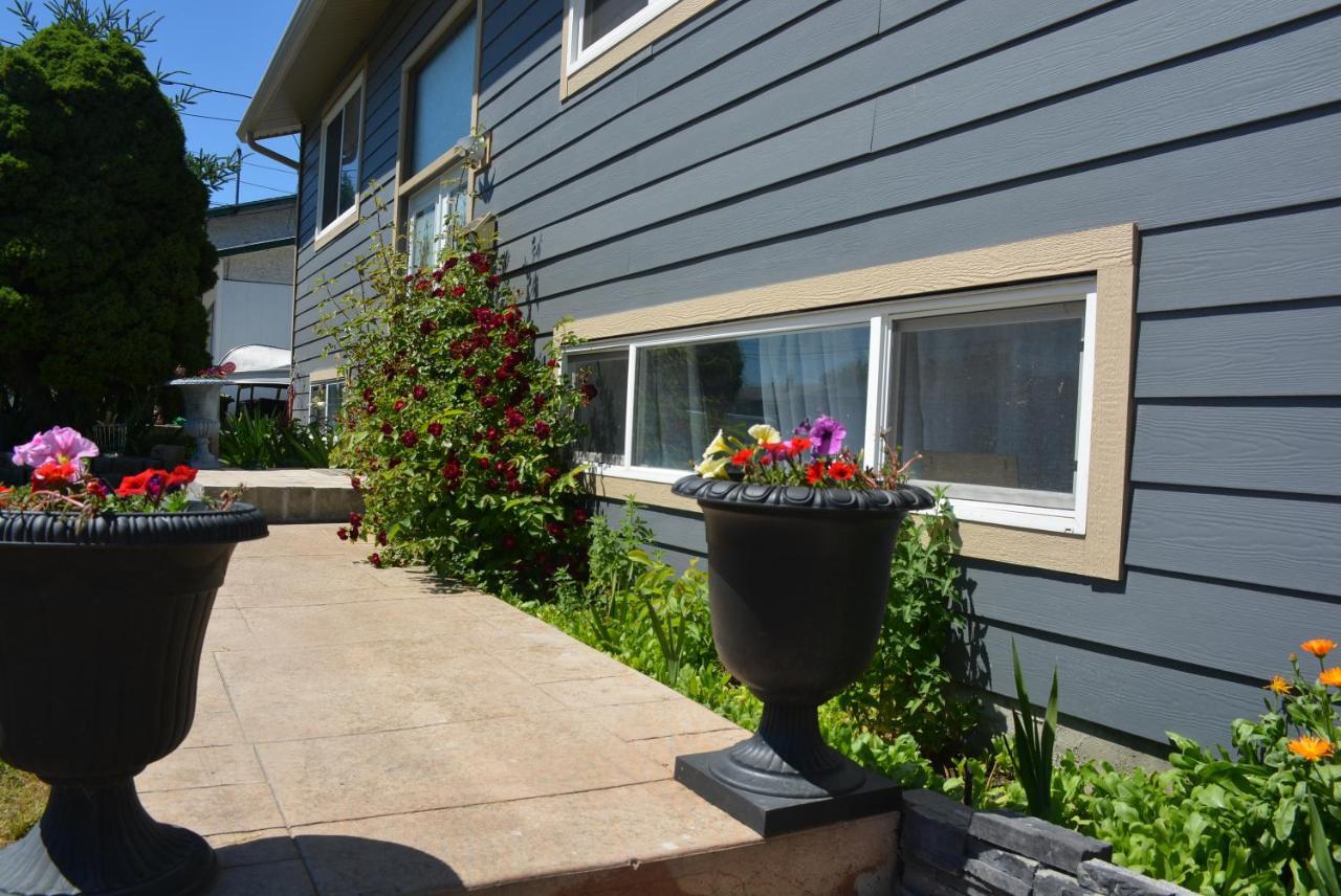 Aasra Home Kelowna Exterior photo